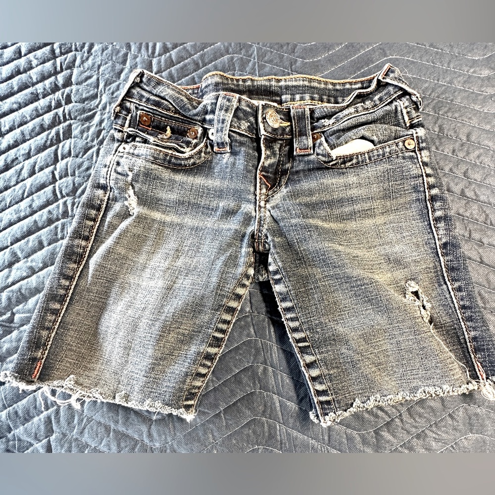 TRUE RELIGION Becky Cut Off Low Rise Blue Denim Jean Shorts Women's Size 24